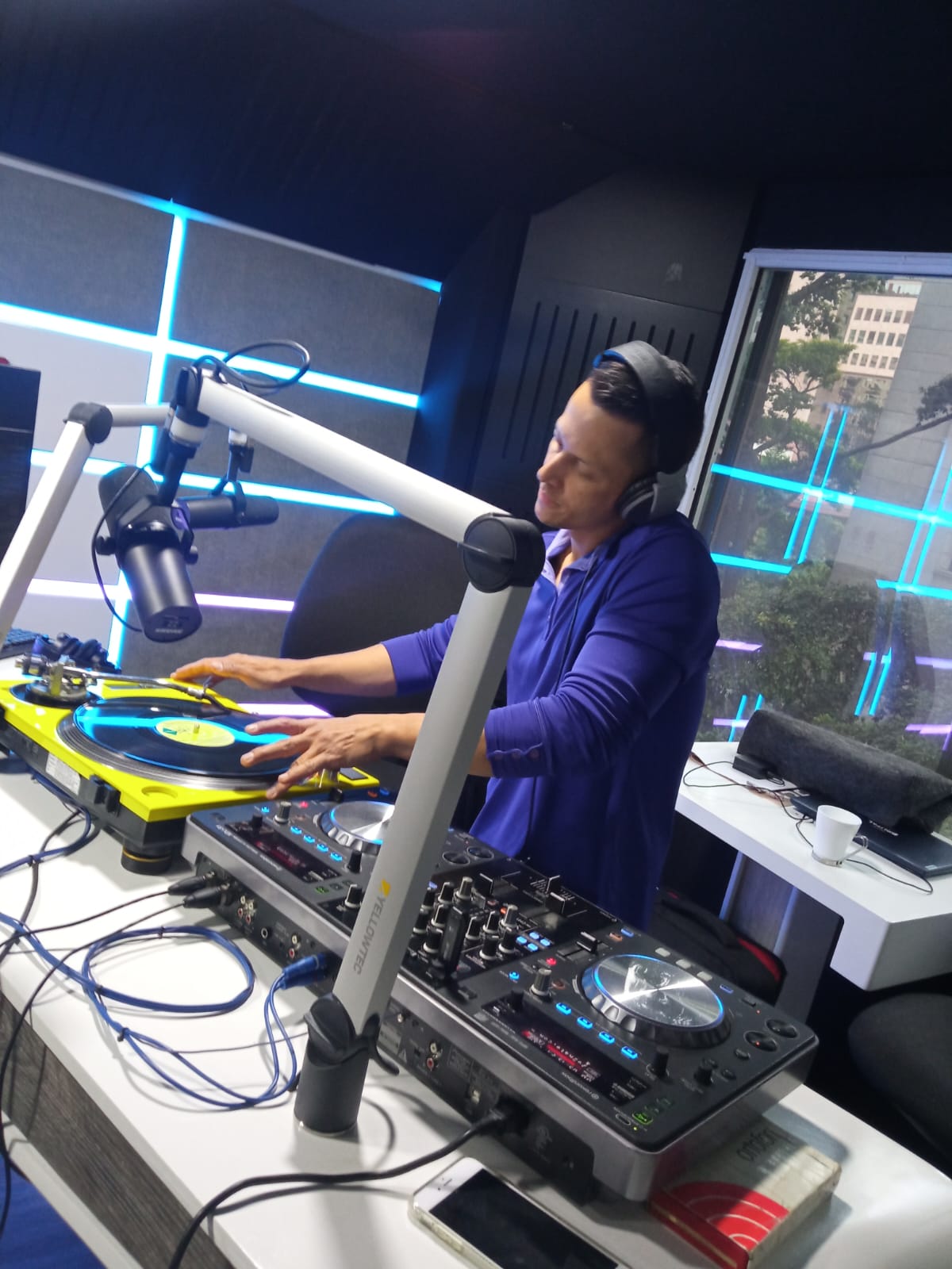 DJ Spell retrato de estudio